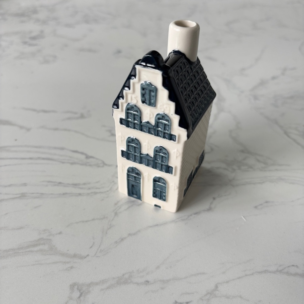 KLM BOLS house #18
